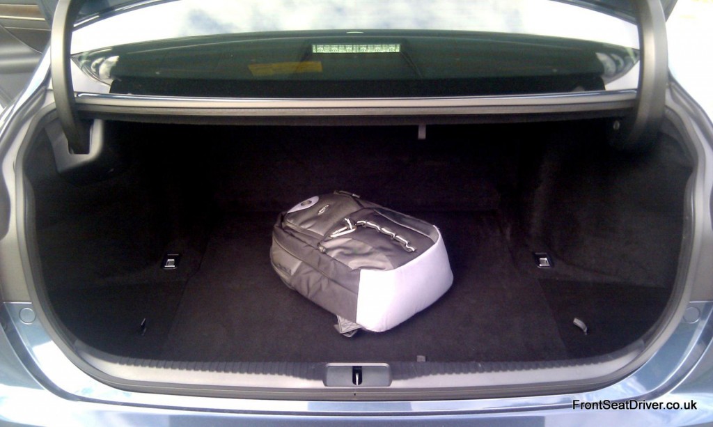 Lexus-GS-450h-2012-Boot-1024x613.jpg